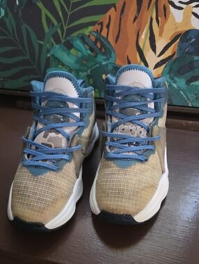 Nike Lebron James 19 Kids Tan and Blue Lace-Up Sneakers